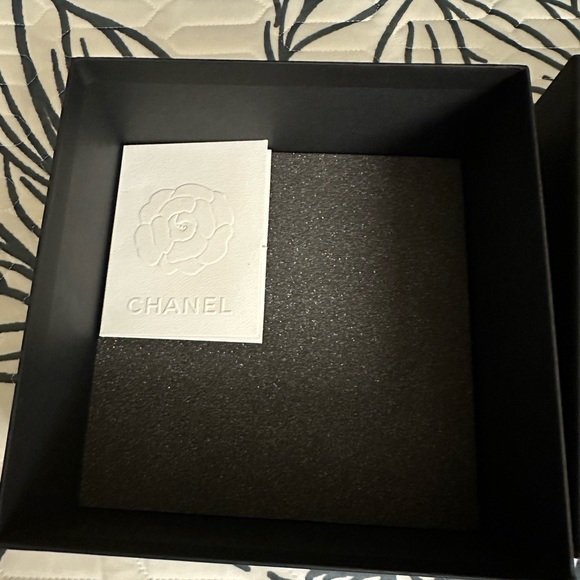 Chanel gift box - Picture 4 of 9